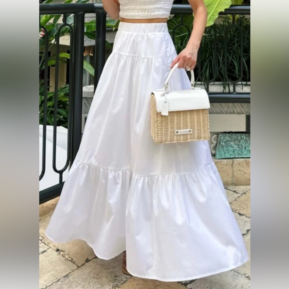 Abercrombie & Fitch White A-Line Skirt